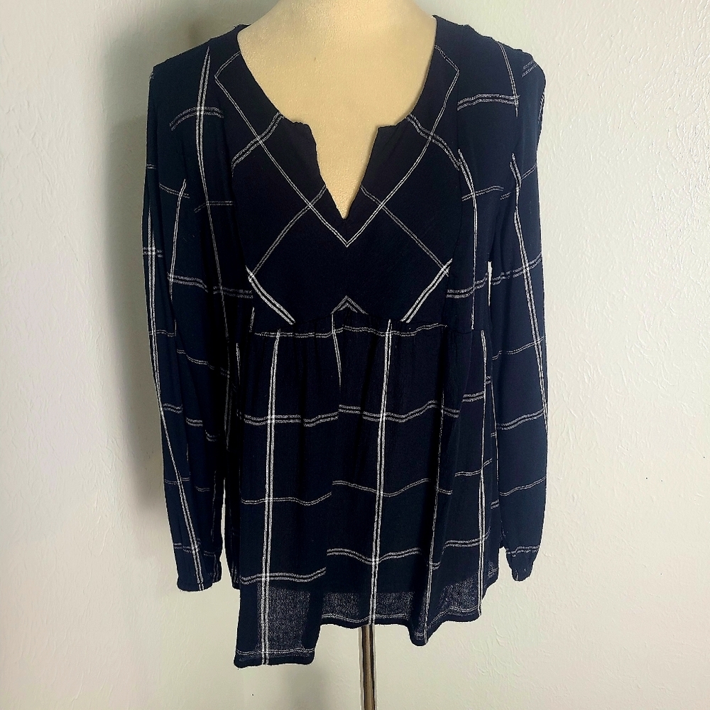 Old Navy Black & White Plaid Longsleeve Blouse, Size Medium - Picture 1 of 9